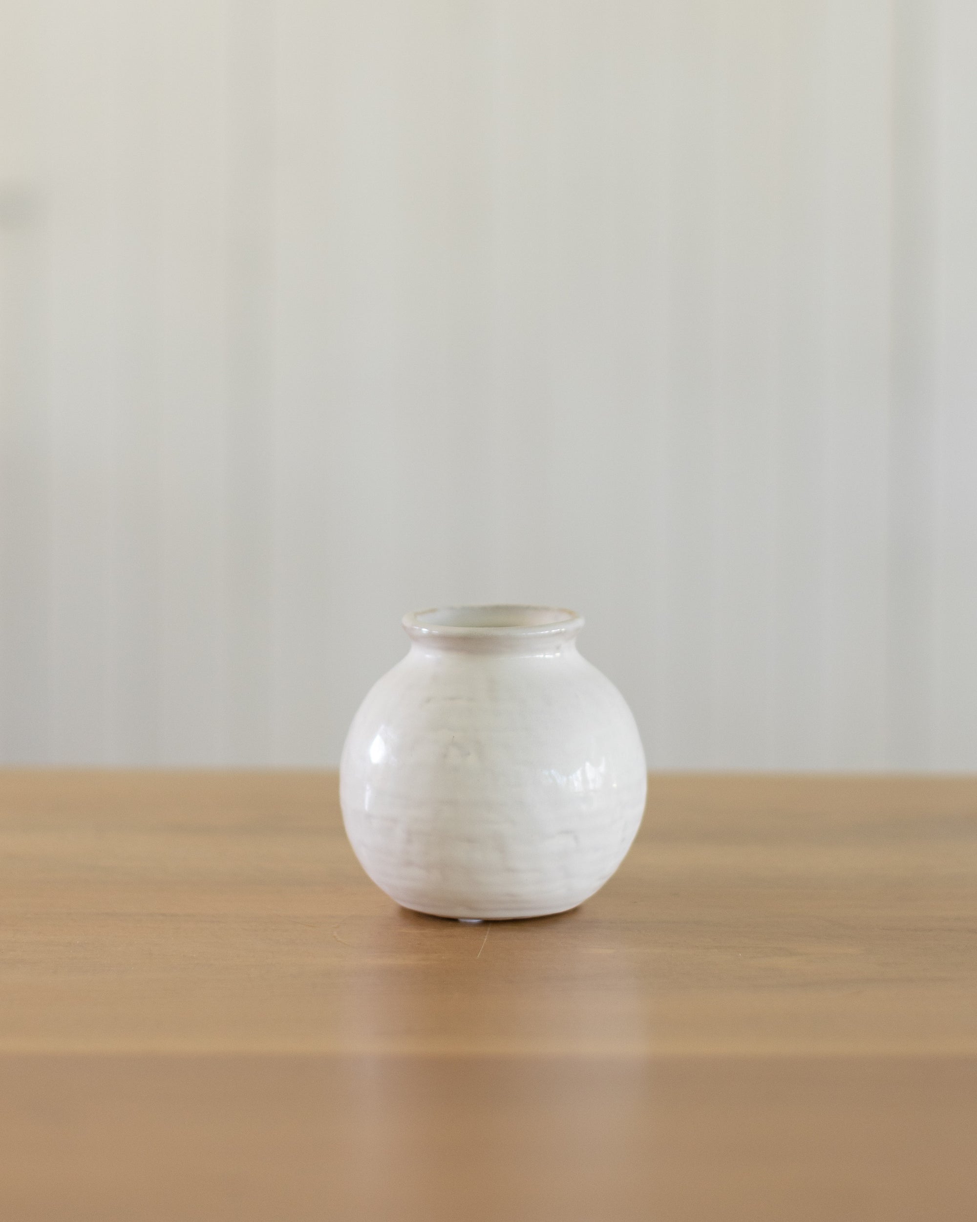 4.6" White Ceramic Ball Vase