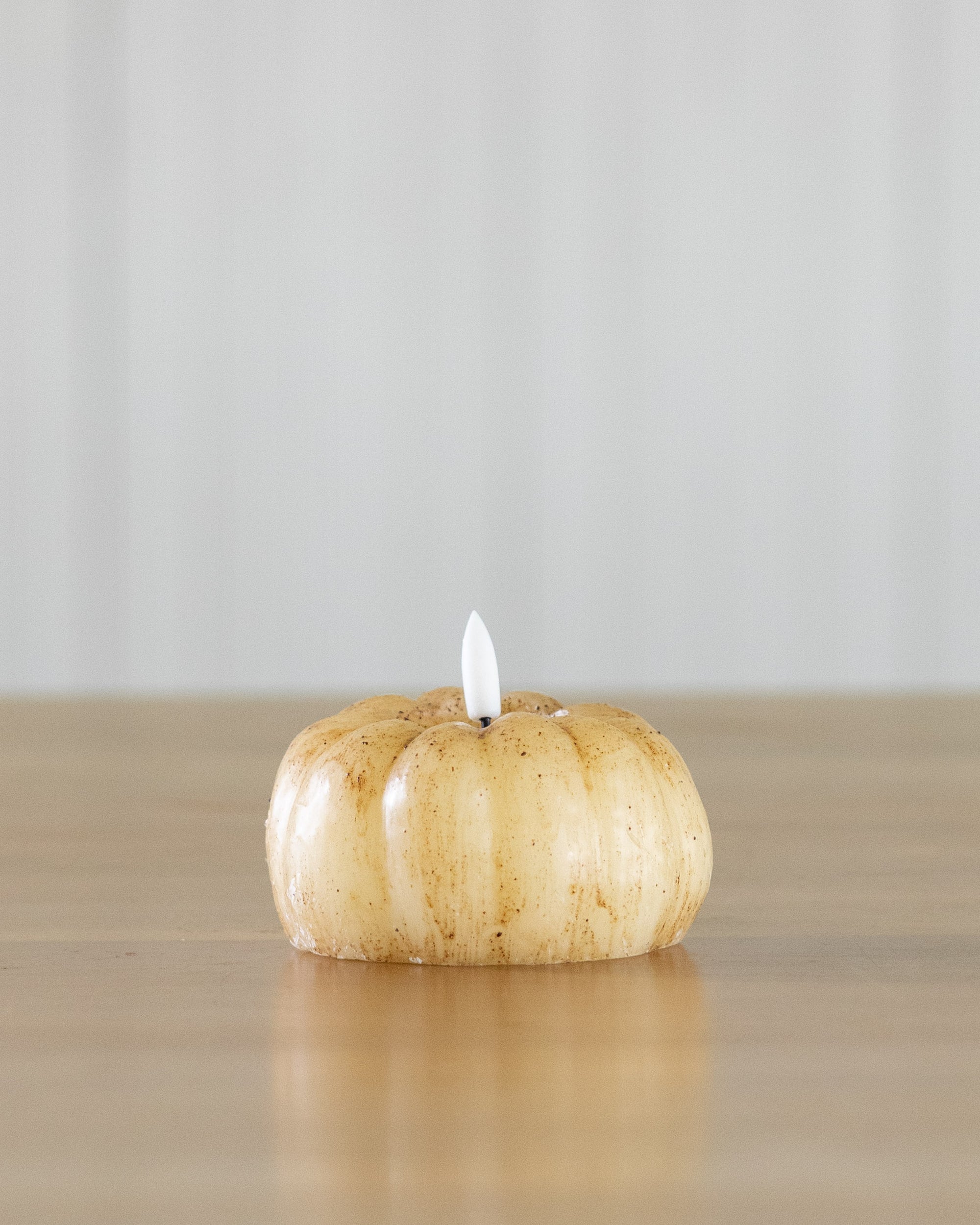 Cream 3D Flame Pumpkin Candle