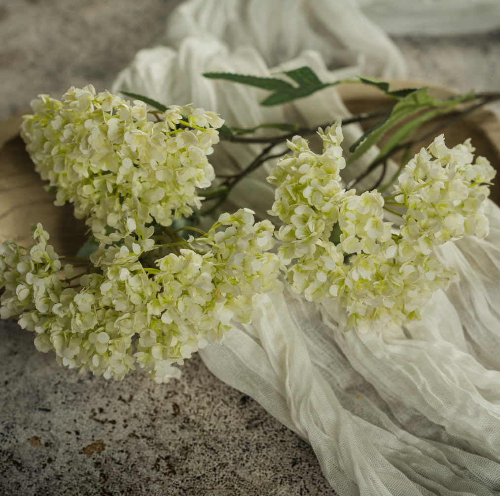 White Hydrangea 25&quot;