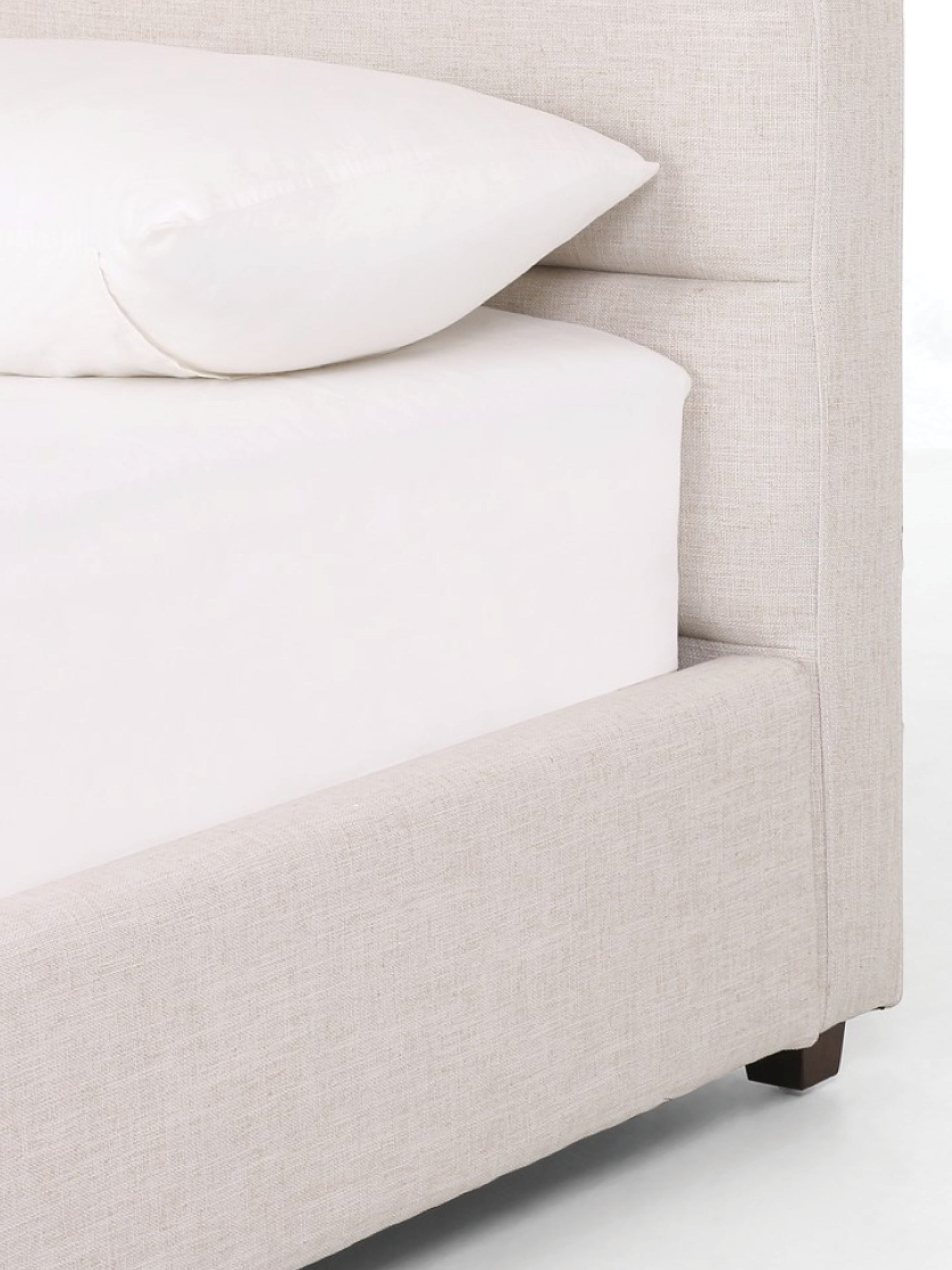 Daphne Bed